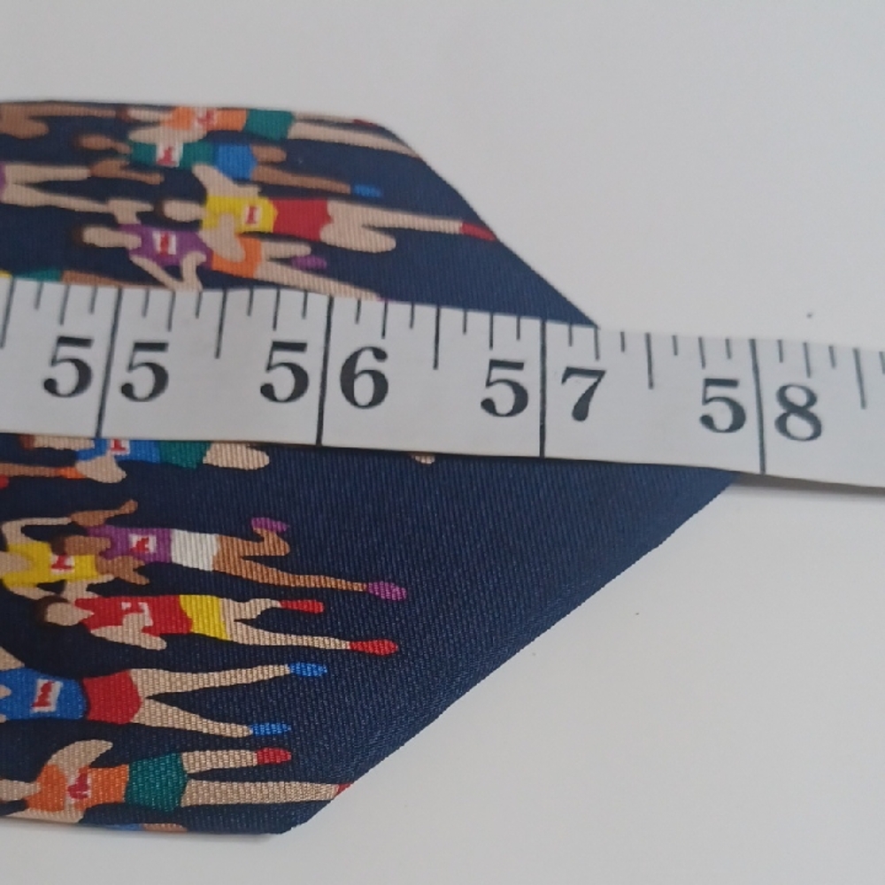 Colorful Runner Pattern Tie - Picture 7 of 12